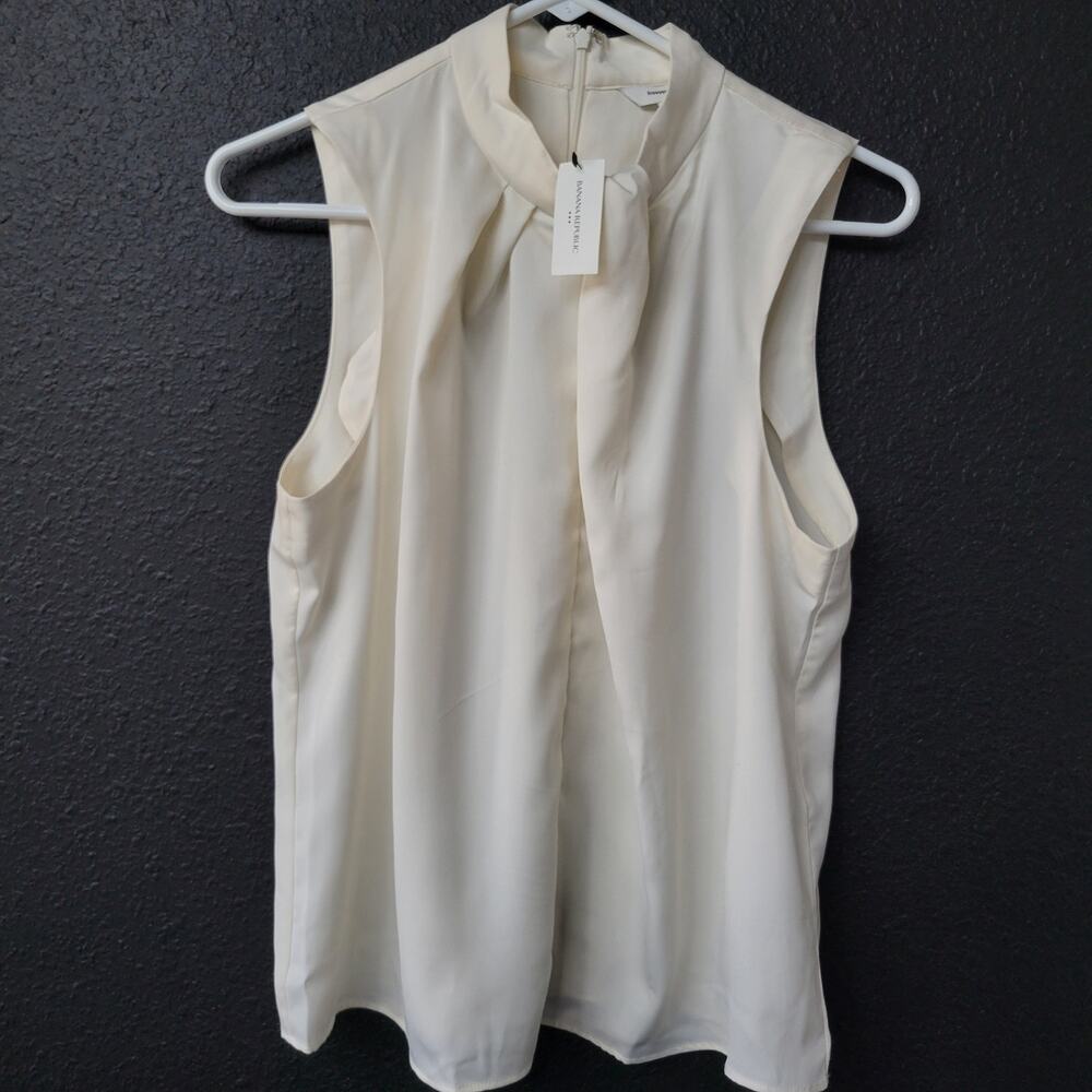 Banana Republic Blouse Medium Ivory Capsule Wardrobe Quiet Luxury